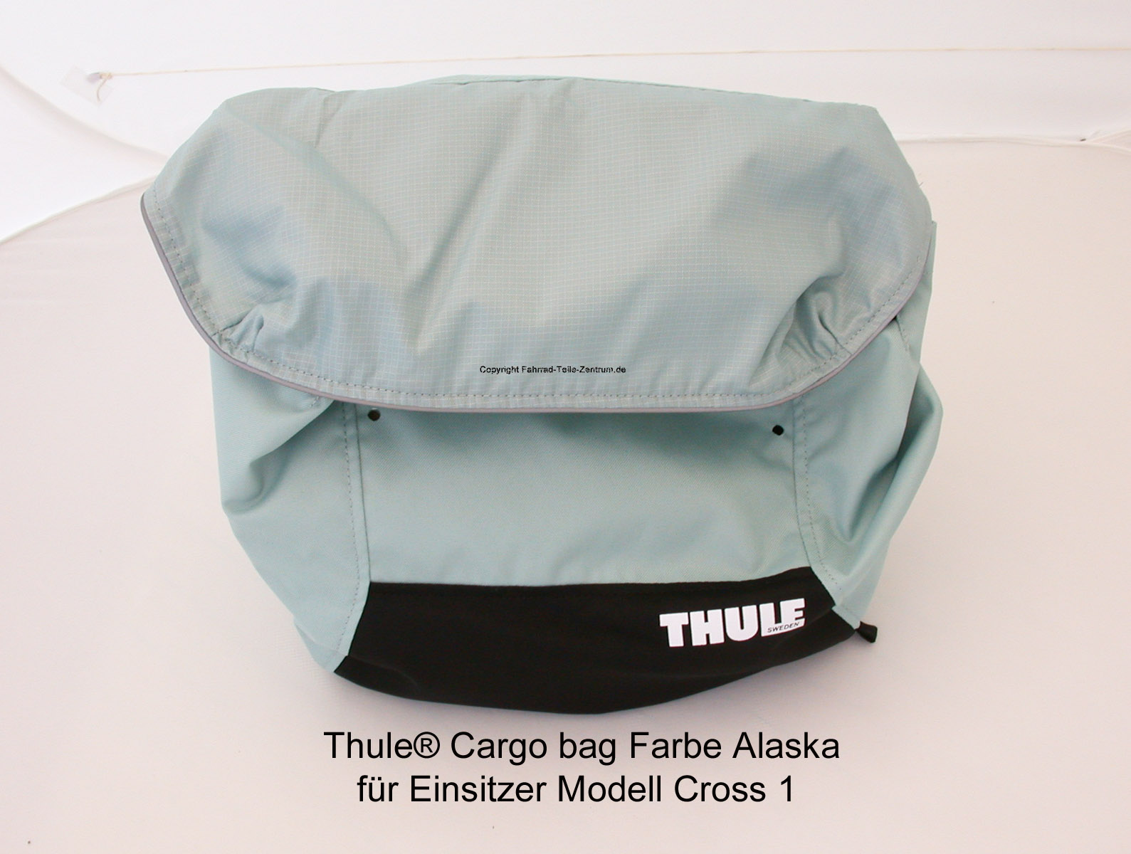 Cargo-bag-Thule-Cross1-Alaska